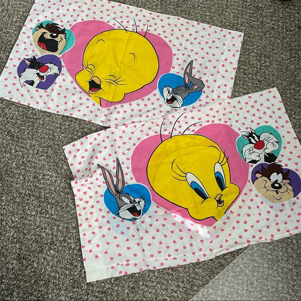 Vintage Tweety bird looney toons pillowcases